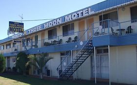 Three Moon Motel